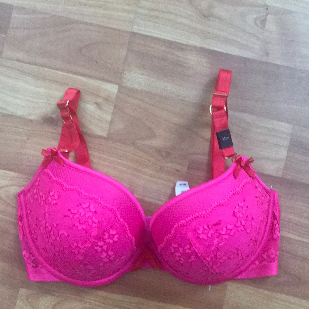 Victoria’s Secret very sexy padded bra